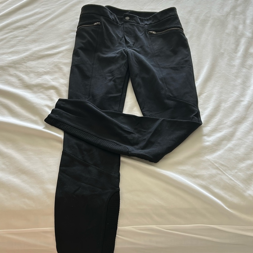 Athleta work/travel edition pants
Sizer 8